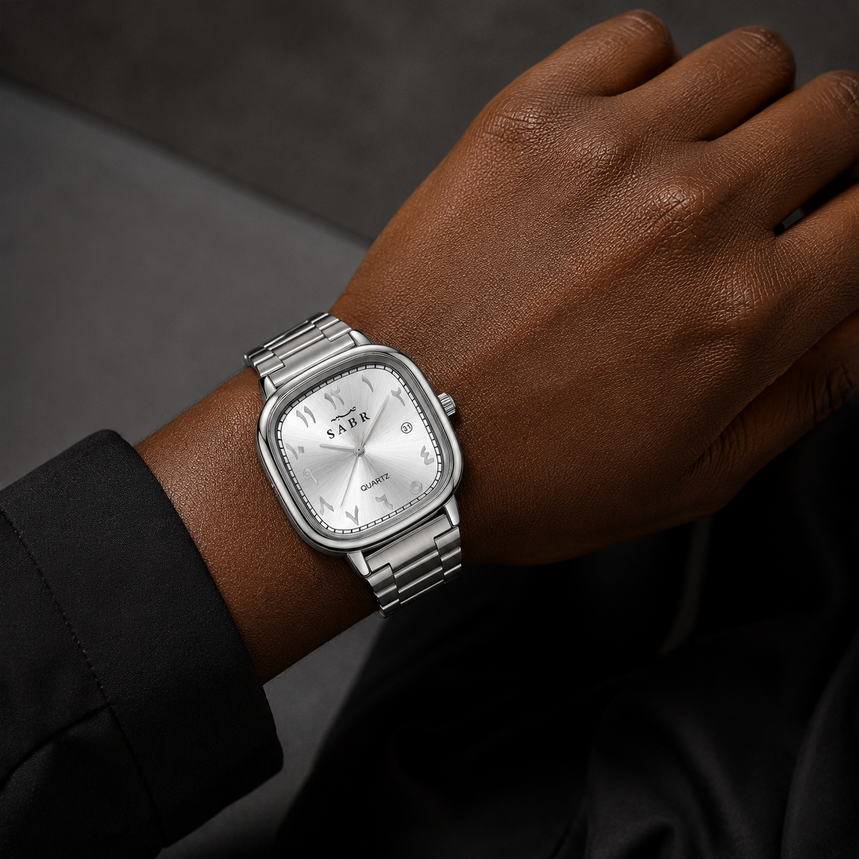 Montre SABR™ Prestige – Montre élégante avec chiffres arabes et bracelet acier